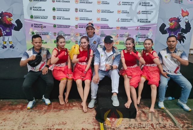 Muay Thai Kabupaten Bekasi Bawa Pulang Gelar Juara Umum Porprov Jabar