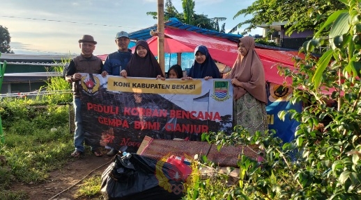 KONI Kabupaten Bekasi Salurkan Bantuan Logistik untuk Korban Gempa Cianjur